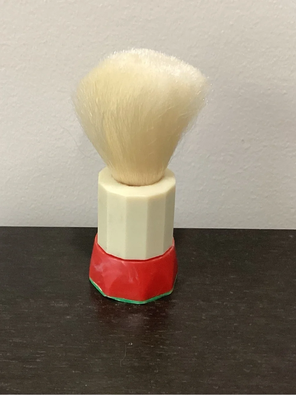 Vtg. Peerless Nylon Shaving brush for wet shaving. Red,green and off-white